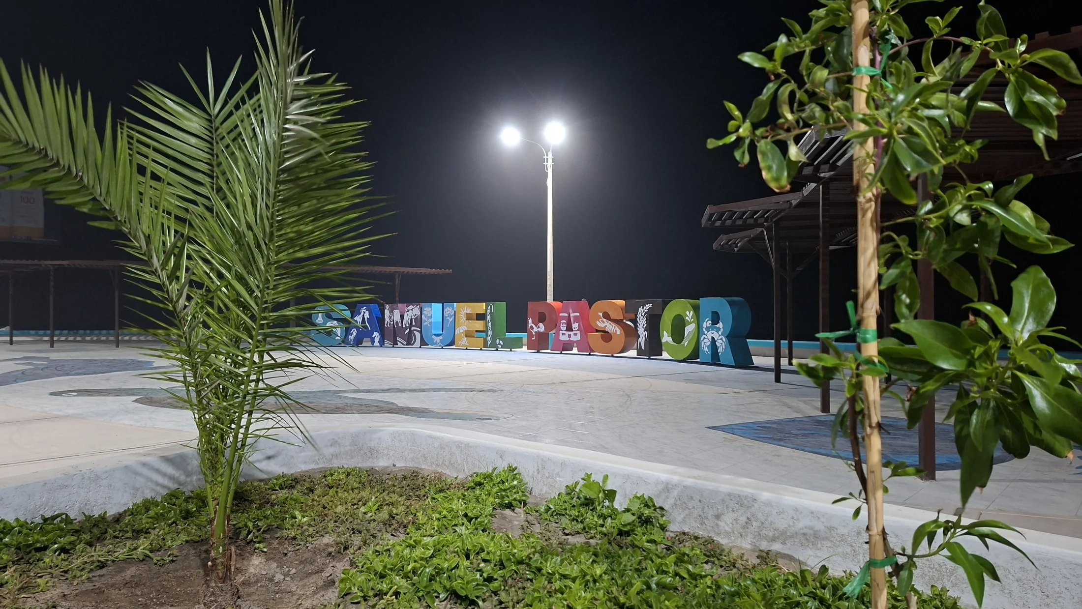 Malecón Turístico Plaza Miguel Grau (El Chorrito)